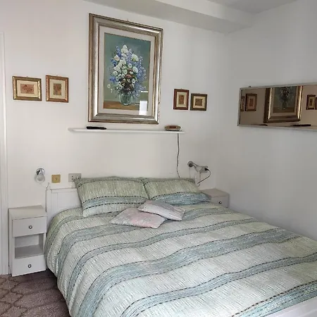 Maddalena House * 瓦伦纳