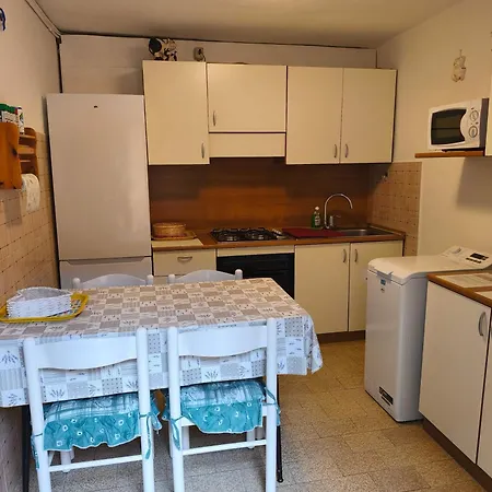 Maddalena House Апартаменты Варенна